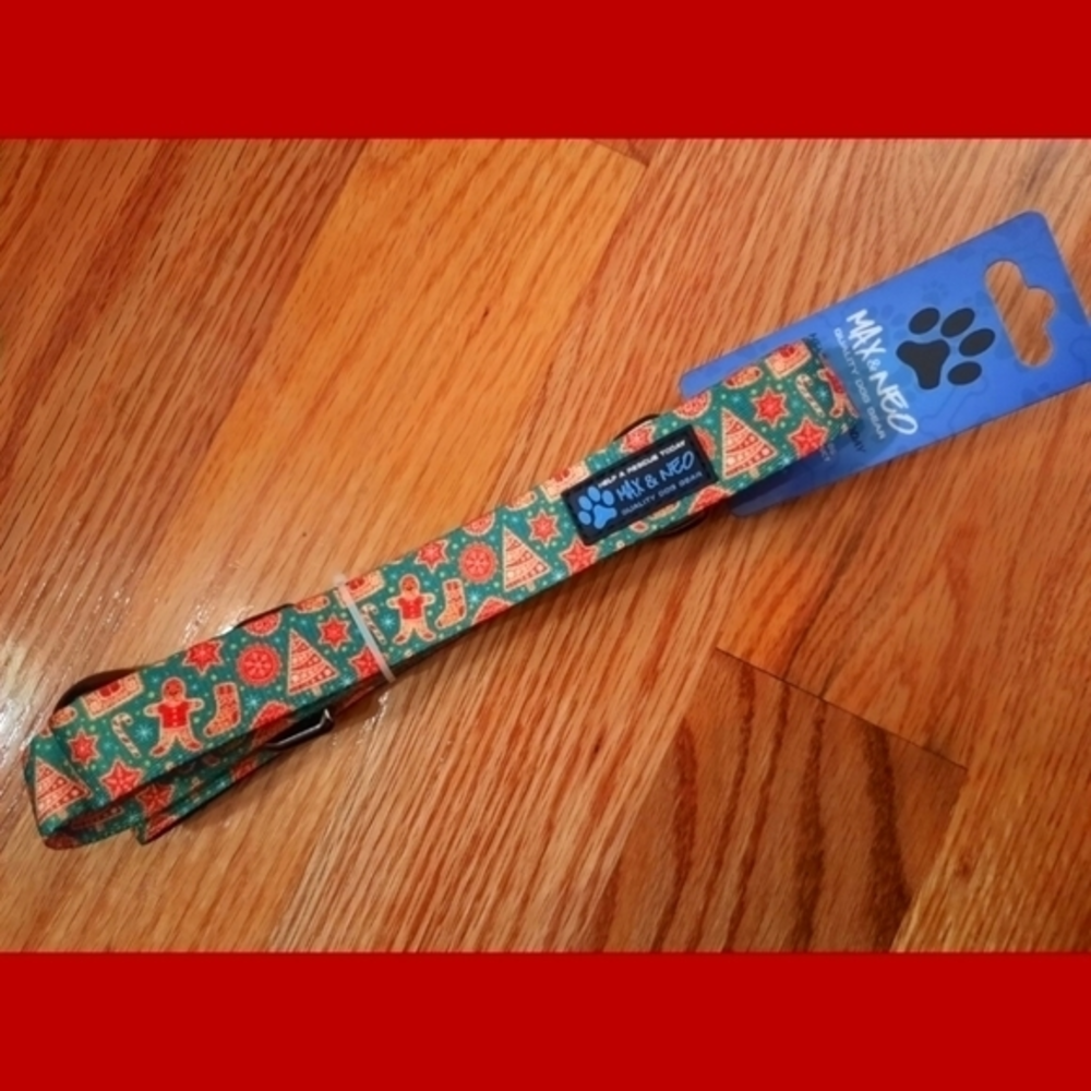 Max & Neo Christmas Leash - NEW 6ft.‎